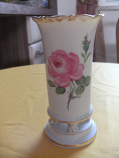 Meissen Tatzenvase rote Rose
