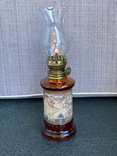 Petroleumlampe aus glas und - petroleumlampe,
