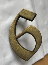 alte massive Kupfer-Hausnummer 6 oder 9 - 2 Stifte hinten angeschweißt