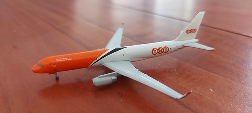 Flugzeugmodell tupolev 204 - flugzeugmodell, tu-204
