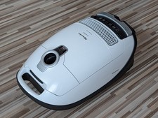 Miele Staubsauger S8340 PoweLine, 890W, Grundgerät ohne weiteres  Zubehör S 8340