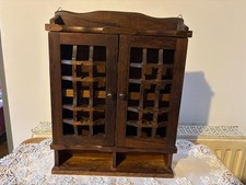 Altes Wandschränkchen