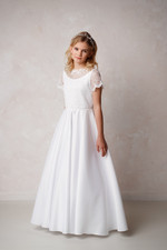 Kommunionkleid weiß slim fit GR.152 Neu ohne Etikett aus Geschäftsauflösung