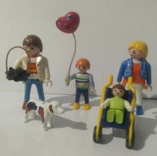 PLAYMOBIL FAMILY WITH