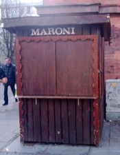 Marktstand Holzhütte Maronistand, Verkaufsstand für Weihnachtsmarkt