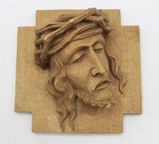 Geschnitztes Holzrelief