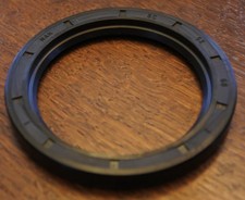 Radial seal, spindle pulley