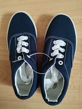 dunkelblaue neue Kinderschuhe