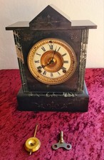 Schoene Marmor Kamin-Uhr