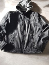 Jungen Kunstleder Jacke schwarz, Größe 158 C&A mit abnehmbarer Kapuze