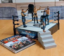WWE Ring mit 3 Figuren, 2