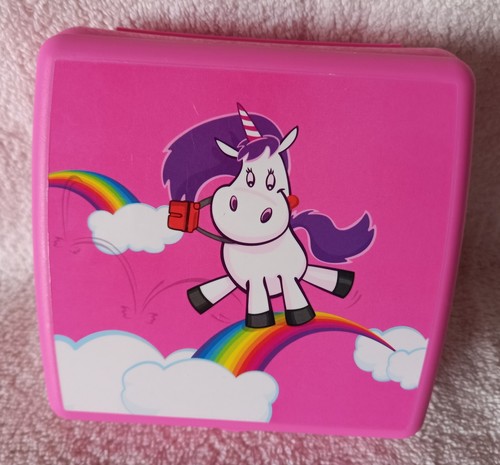 Tupperware sandwich box - sandwich,