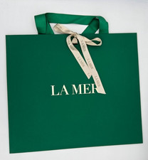 La Mer Geschenktüte 33cm x 29cm x 15cm mit bedrucktem Band creme de la Mer / Griffe