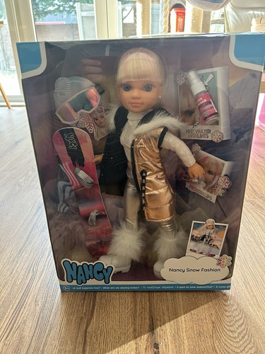 Famosen nancy snow puppe - famosen,