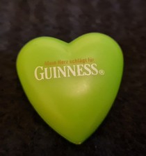 2x Guinness Pins Set Anstecker Herz Glow Licht Blinkend Bier Werbung 9,7gr. 