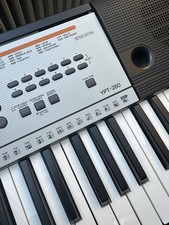 Yamaha YPT-260 Elektrisches Keyboard, Schwarz