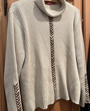 Edler Pullover mit Leder