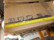 Typenkennzeichen Typenschild Schriftzug Emblem 300SL für Mercedes SL R107