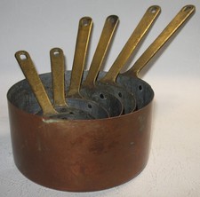 Alte Kupfertöpfe /