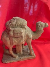 Kamel aus Holz geschnitzt mit