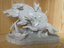 Porzellan glasiert Figurengruppe Jagd Hunde Wildschwein