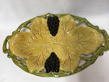 DEKORATIVE OBSTSCHALE XXL, BLATTSCHALE MIT TRAUBEN, KERAMIK AUS PORTUGAL, 39 CM