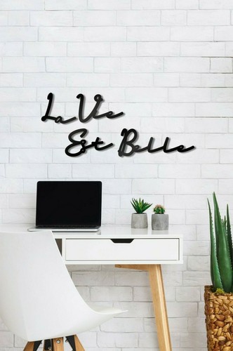 Vie est belle schriftzug - la,