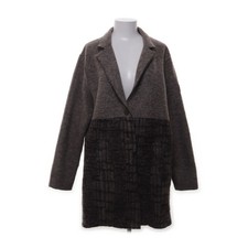 Frieda & Freddies, Mantel