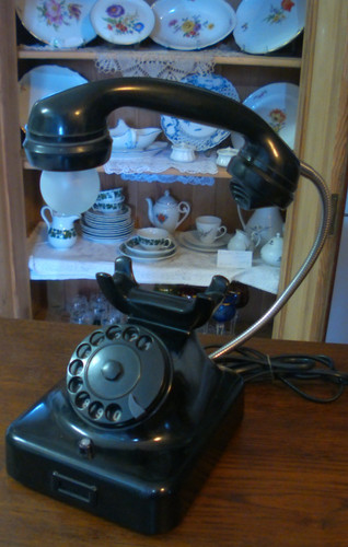 W38 bakelit telefon - w38, lampe