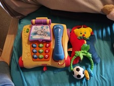 Fisher Price Verschiedene Spielsachen : 1 Spiel Telefon,1 Rassel ,Stoff Bär 