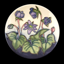 Moorcroft "Hepatica" Muster