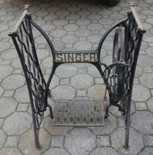 altes Nähmaschinen Gestell Nähmaschinengestell Singer auch Beistelltisch