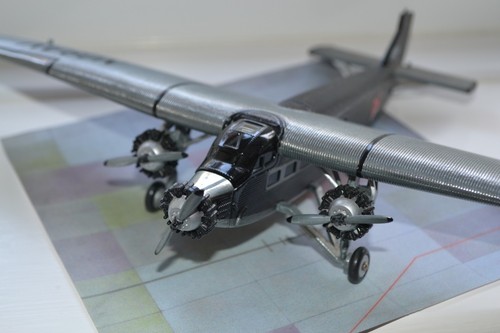 Ford tri motor die cast - motor,