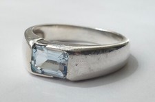 Ring blauer viereckiger