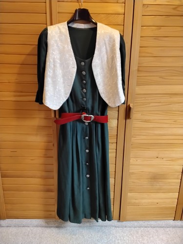 Trachtenkleid und weste - trachtenkleid,