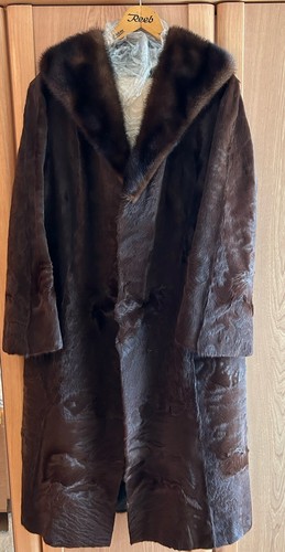 Wertvoller damenpelzmantel - wertvoller,