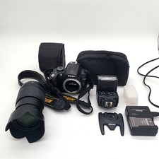 Nikon D5000 Digitalkamera mit Zubehörpaket 18-105mm Lens Schwarz Gebraucht