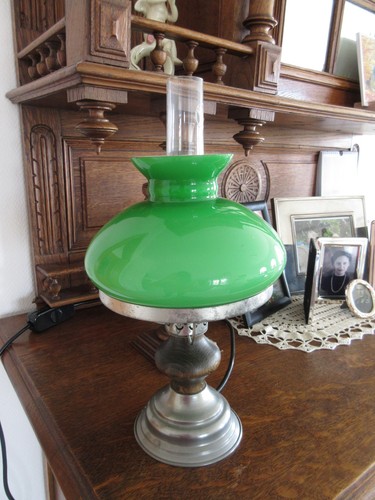 Petroleum-Tischlampe