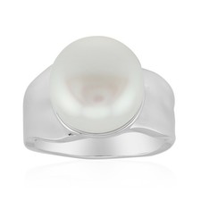 Eleganter weißer Perlenring