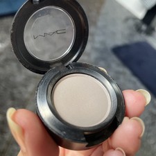 Mac matte eyeshadow - matte,
