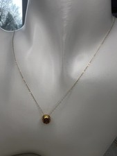 Massive zierliche Kette aus