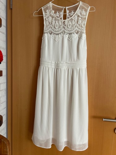 Kleid weiß mit spitze s - gr.,