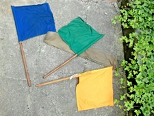 3 bunte Flaggen für