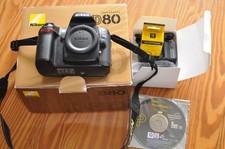 Nikon D80 10.2MP Digitalkamera  in OVP mit Zubehörpaket. Wenig Auslösungen