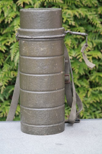 Gasmaskenbehälter frühe