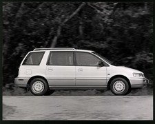 Fotografie Auto Mitsubishi Space Wagon 1800 GLXi 4x4 