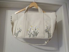 Große Damen Umhängetasche Beige mit Blumen