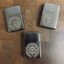 Café Viereck ® Original Zippo Edelstahl matt Feuerzeug mit Barettabzeichen