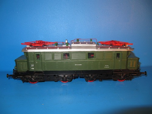 Handarbeitsmodell spur lok - 0, e-lok