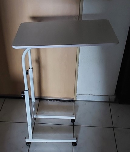 Tisch mit rollen - tisch,